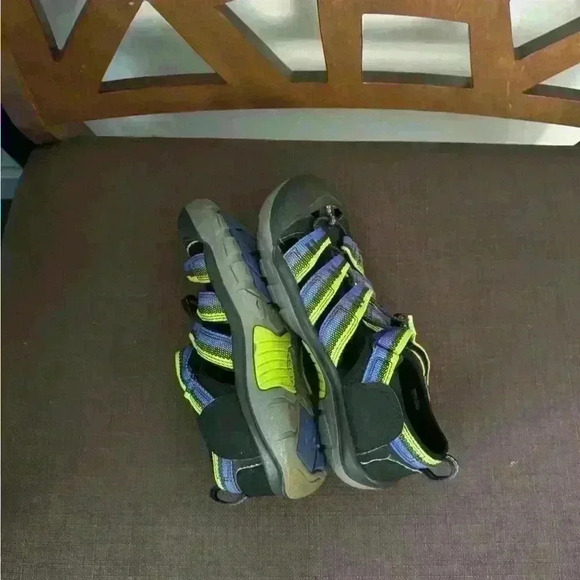 Keen Kid Sandals size 4. Used like a New - Picture 4 of 6